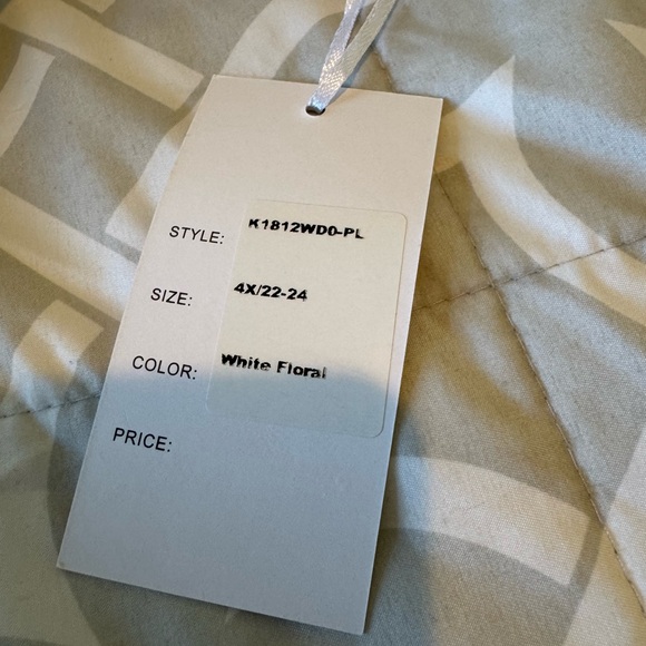 Unique Vintage Floral Patterned Dress - Picture 3 of 8